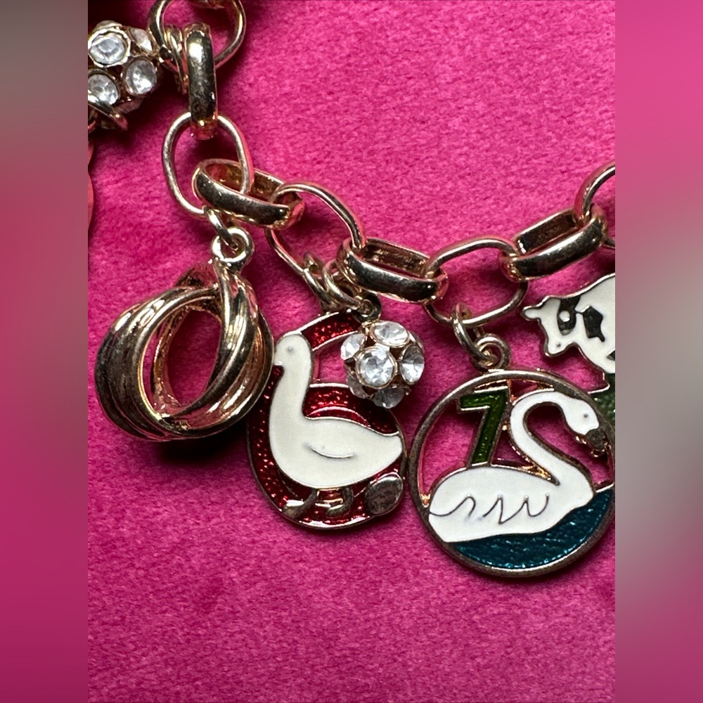 🛍️soldHoliday Gold Plated '12 Days of Christmas'  Charm Bracelet OS 0679 P - Picture 4 of 13